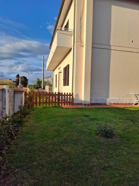 Casa vacanze Rosa Bianca a Vada Apartment in Tuscany