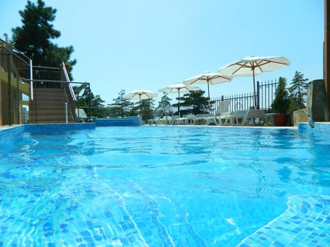Swimming pool, Swimming pool