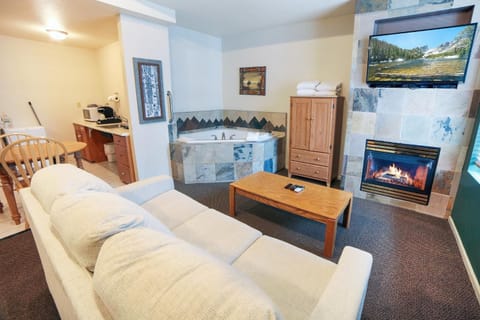 Fawn Valley Inn- 104 condo Apartment in Estes Park