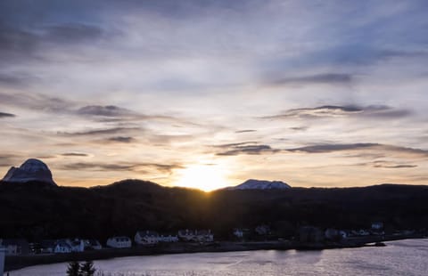 Mountain view, Sea view