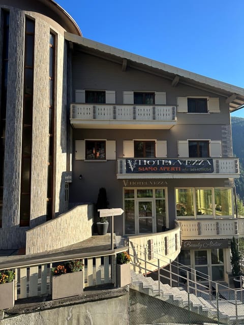 Hotel Vezza Alpine Lodge & Spa Hotel in Province of Brescia