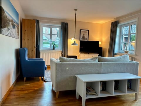 Living room, Photo of the whole room