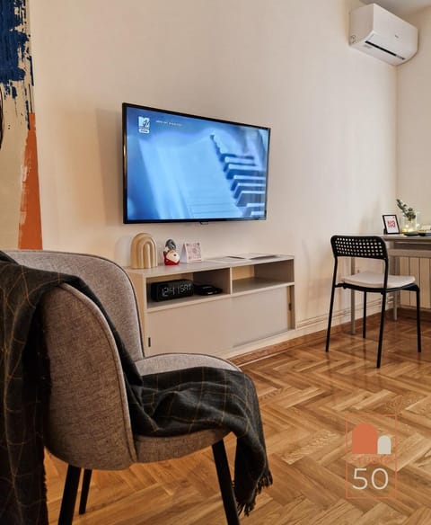 TV and multimedia, Living room, Dining area