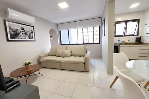 TV and multimedia, Living room, Seating area, Evening entertainment, Entertainment