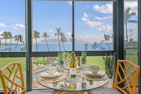 Kihei Surfside 306 · KSS 306 Updated BeachFront 1BD w Ocean View House in Wailea
