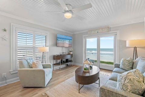 Sea Coast Gardens II 101 House in Edgewater