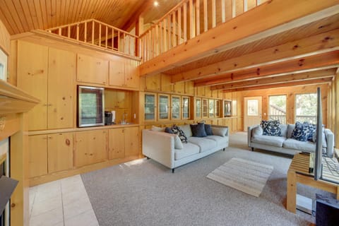 Lake Eufaula Retreat with Boat Slip and Fireplace! House in Eufaula