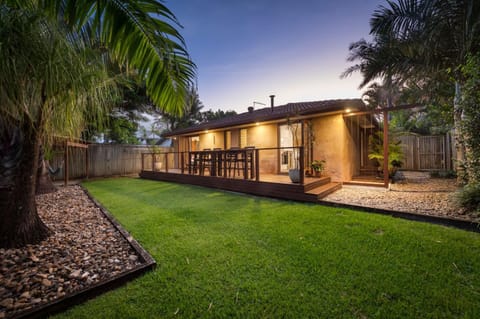 Property building, Garden, Seating area, Garden view