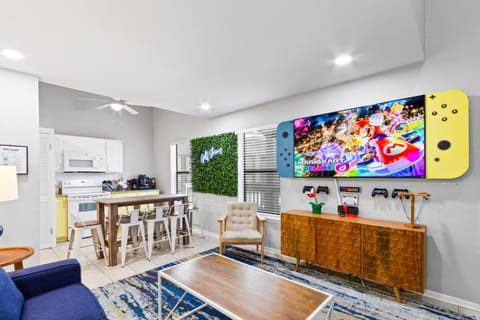 Communal lounge/ TV room, TV and multimedia, Kitchen or kitchenette, Living room, Dining area, Evening entertainment, oven
