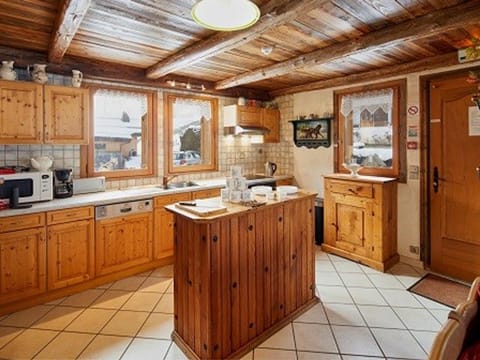 Chalet luxueux avec jacuzzi, sauna et WiFi aux Gets - FR-1-671-83 Chalet in Les Gets
