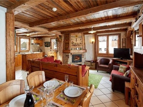 Chalet luxueux avec jacuzzi, sauna et WiFi aux Gets - FR-1-671-83 Chalet in Les Gets