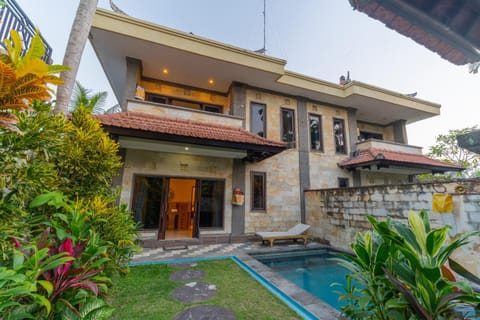 Property building, Garden, Garden view, Swimming pool, Swimming pool