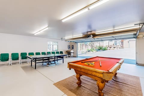 Tranquil Pines Estate House in Shaver Lake