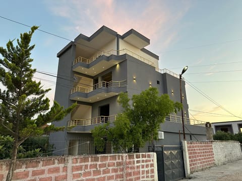 Mico's Apartments Apartment in Vlorë