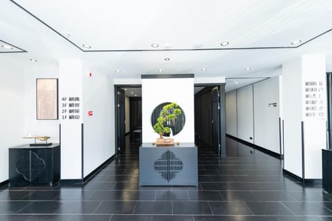 Lobby or reception, Decorative detail