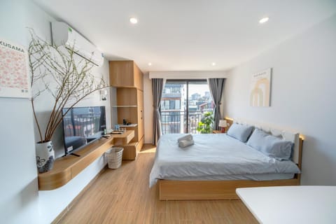 Communal lounge/ TV room, Bed, TV and multimedia, Bedroom