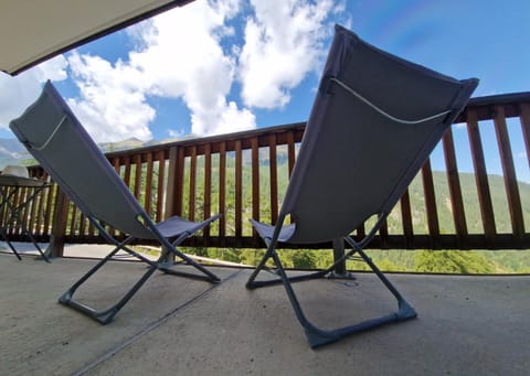 View (from property/room), Balcony/Terrace, sunbed