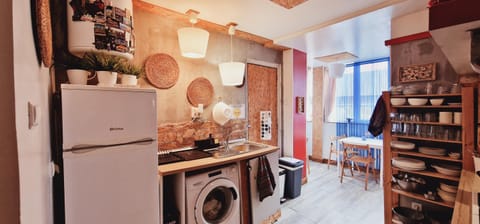 Dining area, Communal kitchen