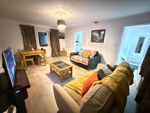 Comfy, king bed families & Contractors welcome House in South Cambridgeshire District