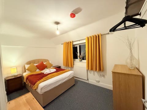 Comfy, king bed families & Contractors welcome House in South Cambridgeshire District