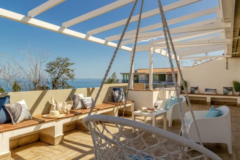 Balcony/Terrace, Dining area