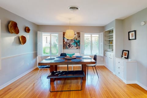 Steps to Lake Hollingsworth! Dog-Friendly Retreat House in Lakeland