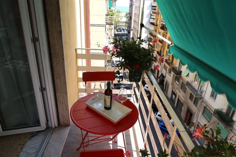 Property building, Balcony/Terrace, City view