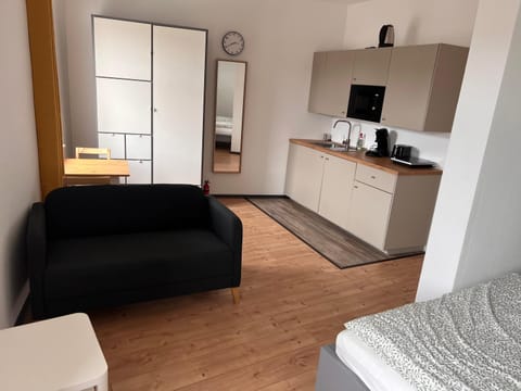 City Appartement B Zur ewigen Lampe dritte Etage Apartment in Brühl