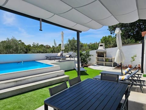 Patio, Natural landscape, Balcony/Terrace, Pool view, Swimming pool, sunbed