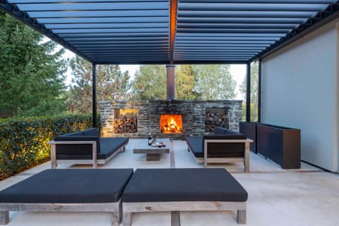 Patio, Seating area, flat iron