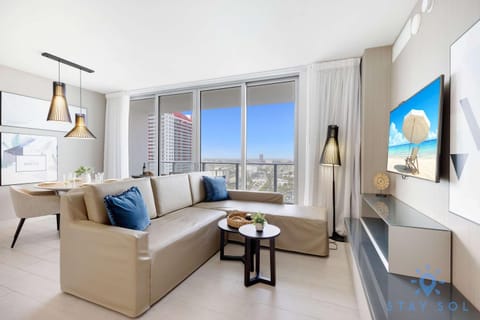 Luxury 1 Br Front Intracoastal View Balcony Pools Apartment in Hollywood Beach