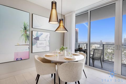 Luxury 1 Br Front Intracoastal View Balcony Pools Apartment in Hollywood Beach