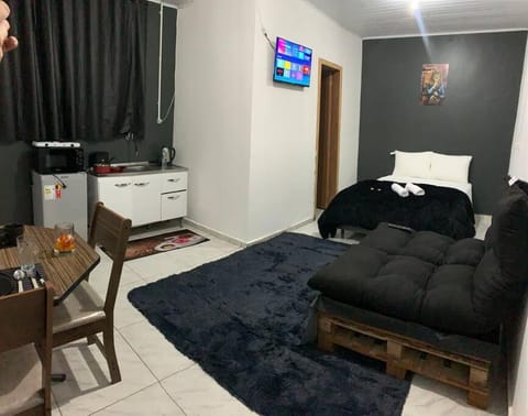 Bed, TV and multimedia, Kitchen or kitchenette, Photo of the whole room, Bedroom, minibar, oven