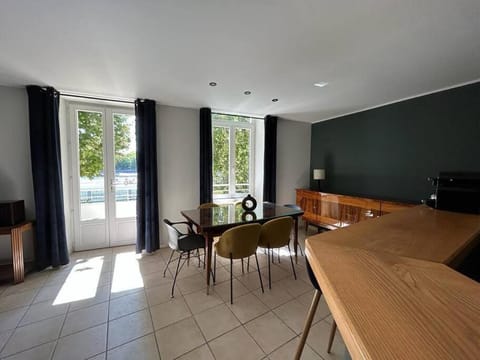 LICHEN, Superbe vue sur le Rhône ! 3 Chambres Apartment in Provence-Alpes-Côte d'Azur
