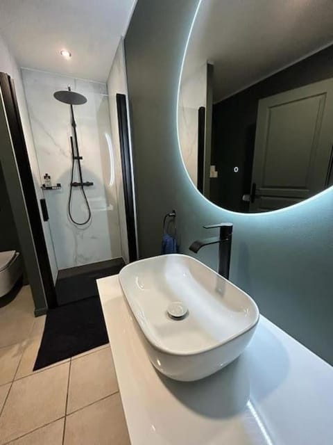 LICHEN, Superbe vue sur le Rhône ! 3 Chambres Apartment in Provence-Alpes-Côte d'Azur