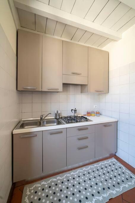 Kitchen or kitchenette, pet friendly, stove