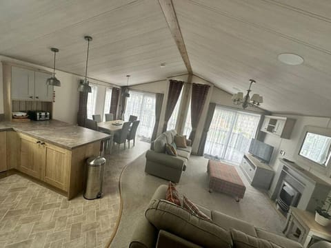 Luxury 6-8 Berth Lodge Apartment in New Milton
