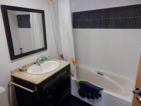 Precioso apartamento en complejo residencial con piscina,barbacoa y pista de padel. Apartment in Marina Baixa