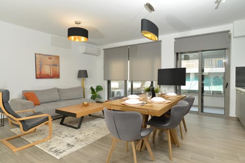 Living room, Seating area, Dining area