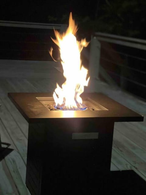 Charming and Comfy Cabin in the Heart of Pickwick! Cabin in Pickwick Lake