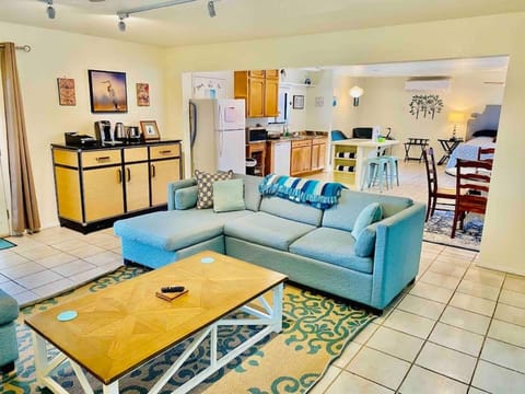 Crane Suite Hot Tub Bbq King Bed- Sleeps 4 House in Ahwahnee