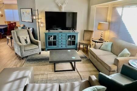 Deer Haven Hot Tub Foosball Pool Table House in Ahwahnee