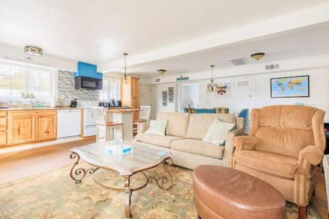 Raccoon Hideout Hot Tub BBQ Arcade Darts House in Oakhurst