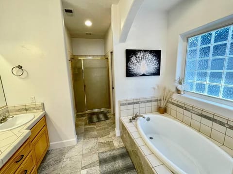 White Feather Suite Hot Tub Private Sleeps 2 House in Ahwahnee