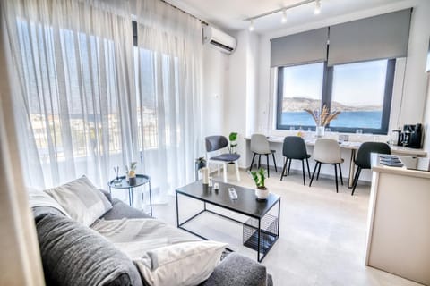 Living room, Seating area, Dining area, air conditioner