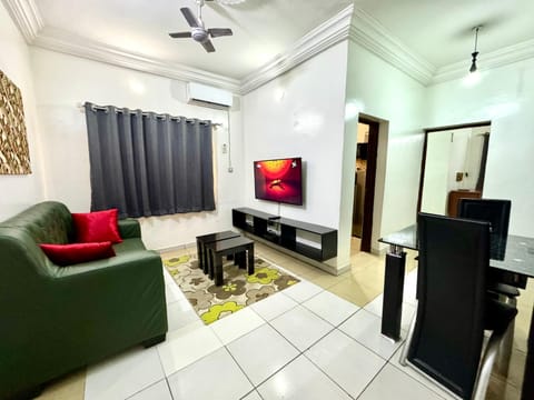 TV and multimedia, Living room, Dining area, air conditioner