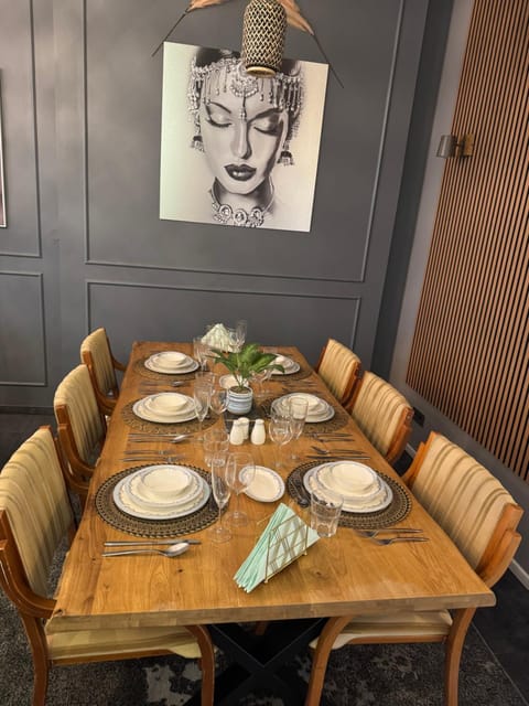 Living room, Decorative detail, Dining area, Food