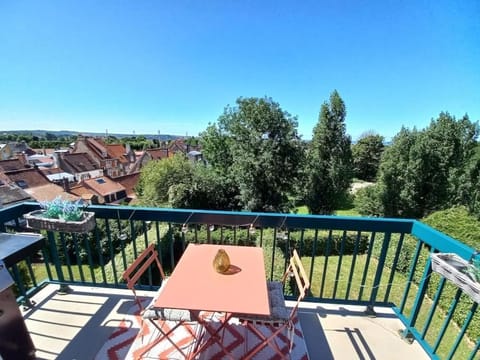 Natural landscape, View (from property/room), Balcony/Terrace, Dining area