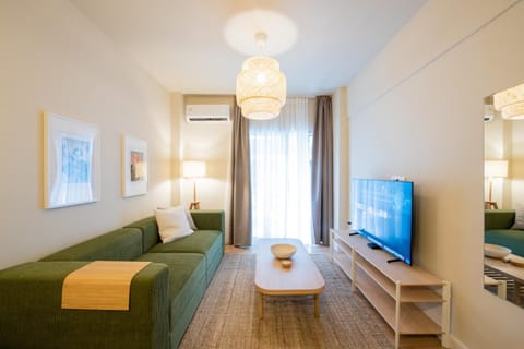 Property building, TV and multimedia, Living room, air conditioner