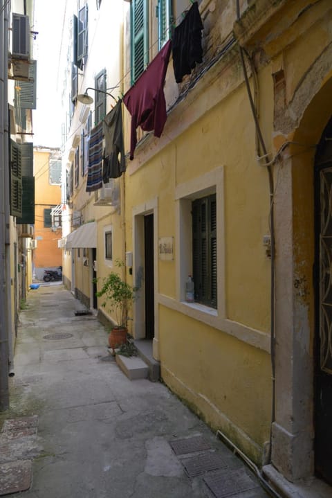 Property building, Day, Neighbourhood